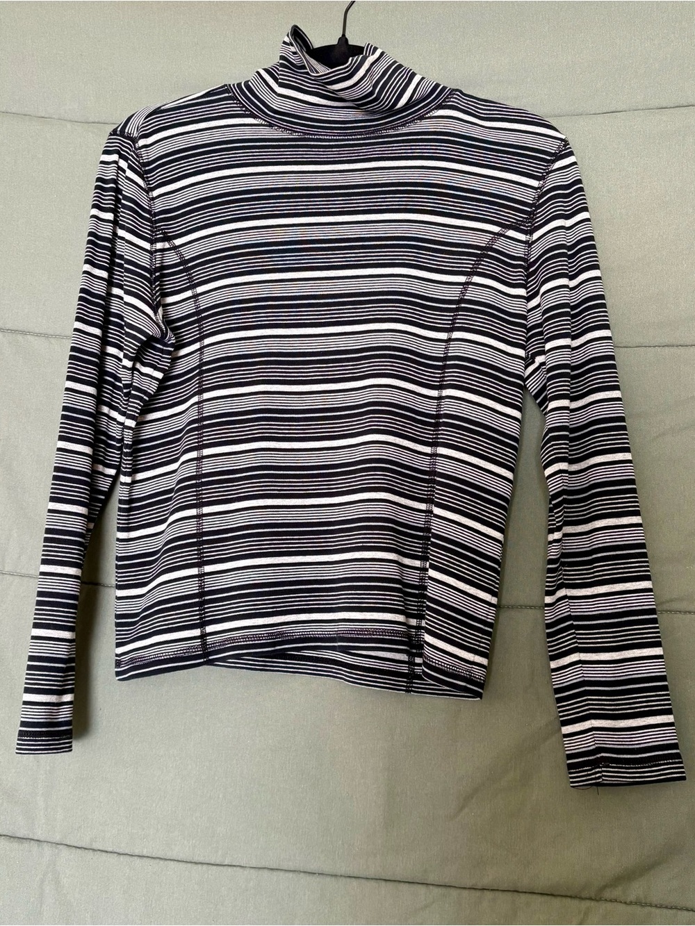 Liz Claiborne Striped Black and Light Grey Turtleneck Long Sleeve Top Size Small